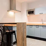 Aparthotel Salburua 4*