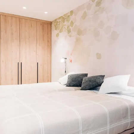 Salburua Apartahotel 3*