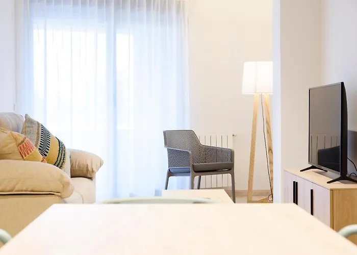 Salburua 公寓式酒店 3*