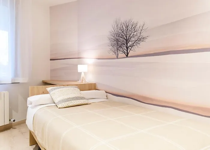 Salburua 公寓式酒店 3*